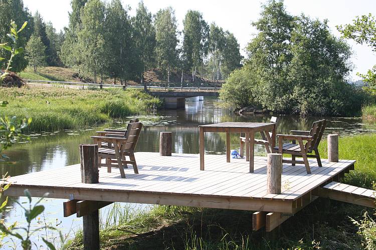 Ihre Terrasse am Wasser. Ihre Terrasse am Wasser.